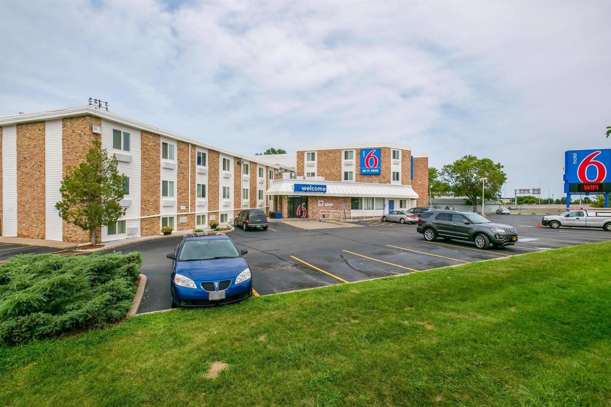 Motel 6 Minneapolis Airport - Mall Of America Buitenkant foto