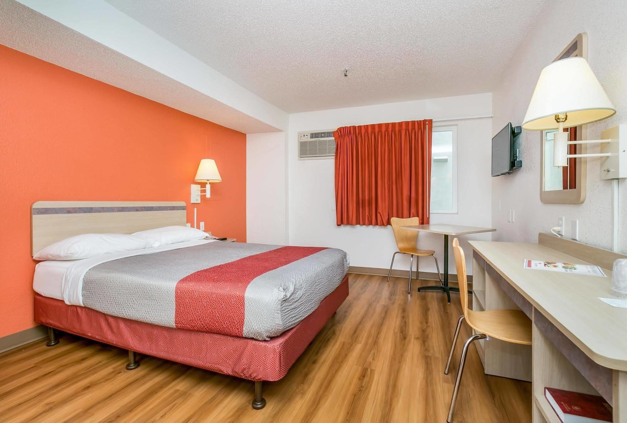 Motel 6 Minneapolis Airport - Mall Of America Buitenkant foto