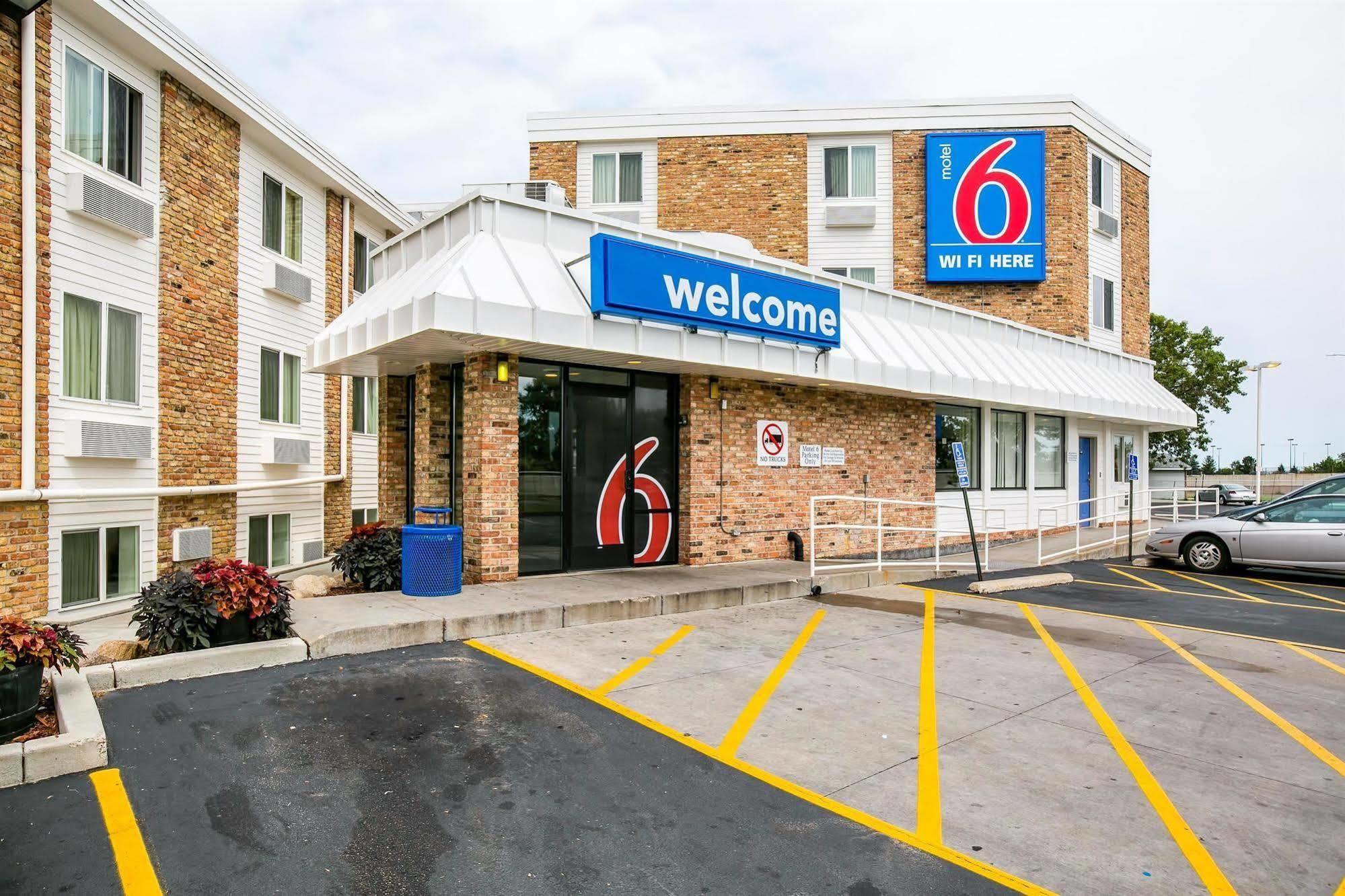 Motel 6 Minneapolis Airport - Mall Of America Buitenkant foto
